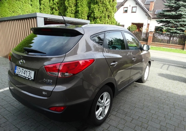 Hyundai ix35 cena 36900 przebieg: 205000, rok produkcji 2011 z Świebodzin małe 154